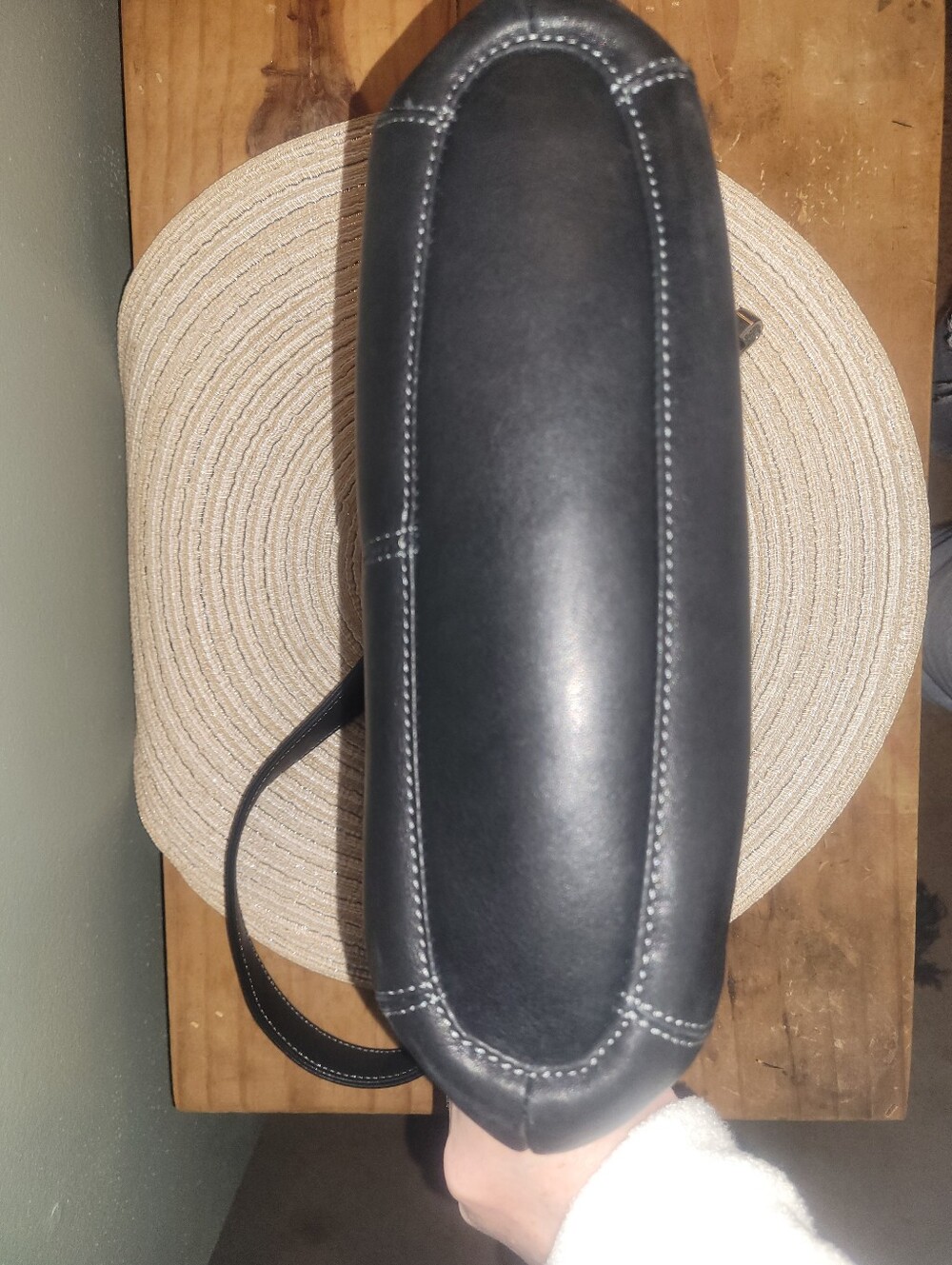 Tignanello Black Leather Shoulder Hobo Bag - Picture 4 of 8